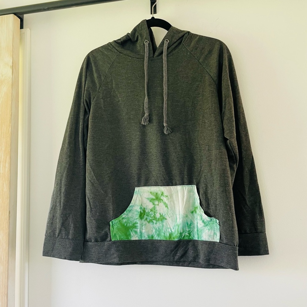 Green Tye-Dye Print Accent Hoodie